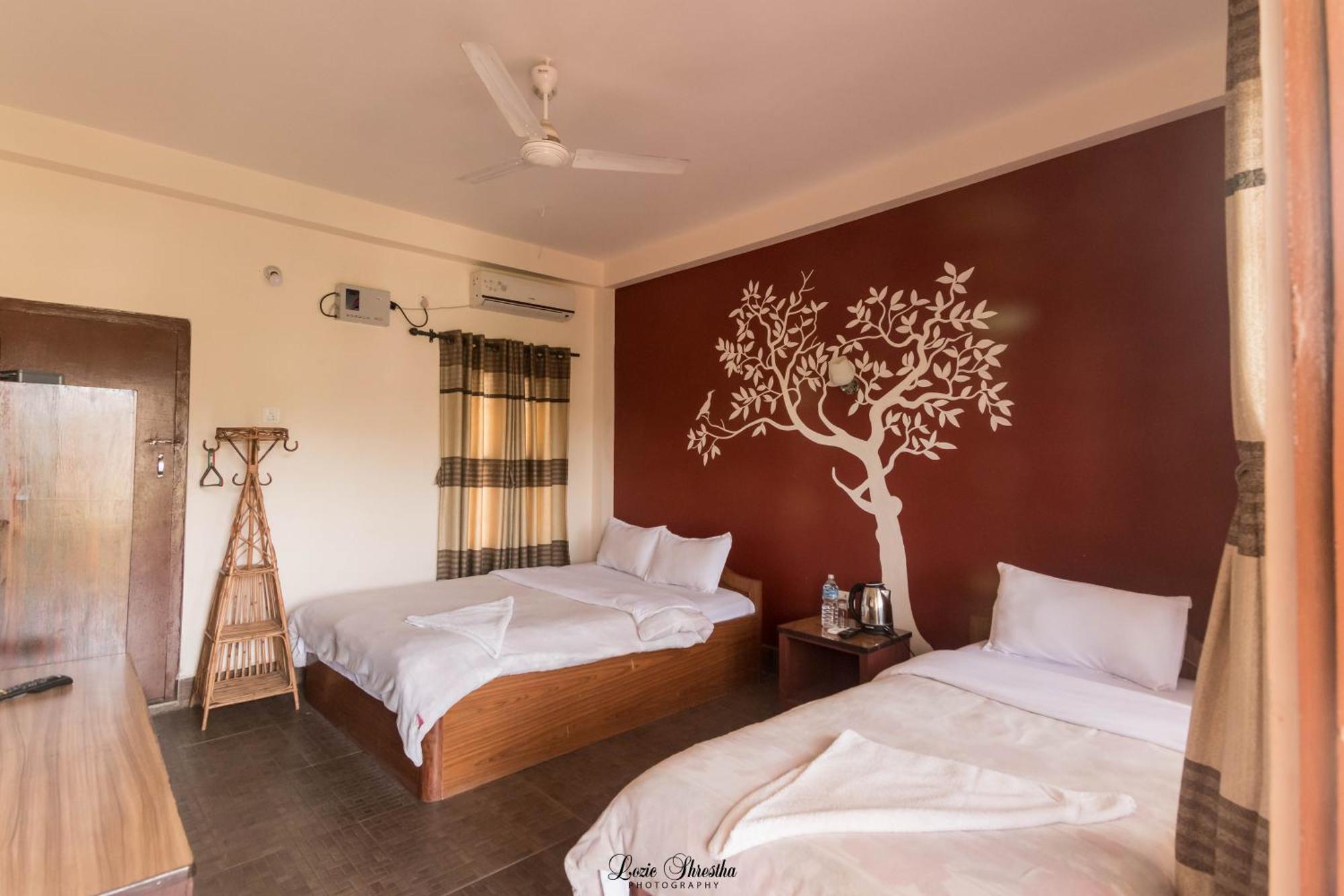 Eden jungle resort Sauraha Exterior foto